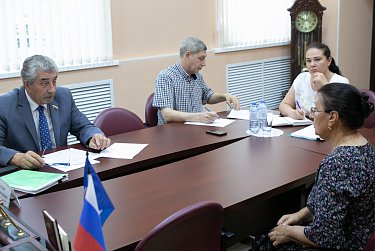 Сергей Грачев: «Депутаты регионального парламента, муниципалитетов не должны стоять в стороне от проблем благоустройства»